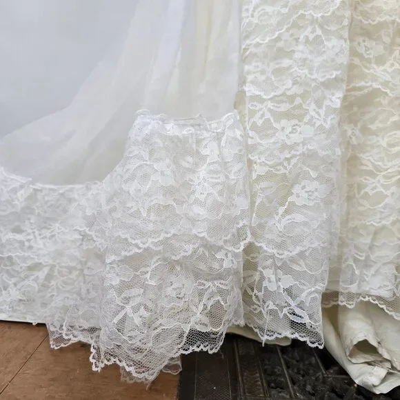 Vintage Bridallue Cream Ruffle Lace Wedding Gown Size S - Picture 6 of 13